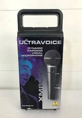 Behringer XM8500 Vocal Microphone w/ Original Case & 20′ Cable