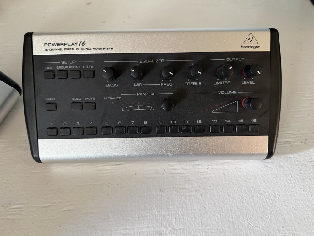 Behringer POWERPLAY 16-Channel DigitaL Personal Monitoring Mixer P16-M GREAT