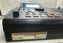 Akai MPC 2000 XL Sampler & Sequencer Black