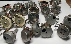 23 Potentiometers & Foot Switches For Vintage Moog Synthesizers