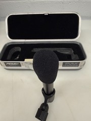 Peavey PVM 480 Super Cardioid Condenser Microphone in Locking Case