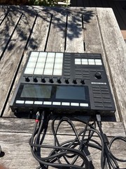 Native Instruments MASCHINE MK3 MIDI Controller
