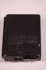 Lectrosonics UM200C Transmitter Block 25 (640.0 – 665.5MHz) Missing Battery Door