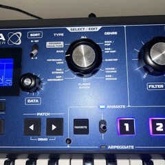 Novation MiniNova 37-Key Synthesizer Vocoder w/accessories (READ DESCRIPTION)