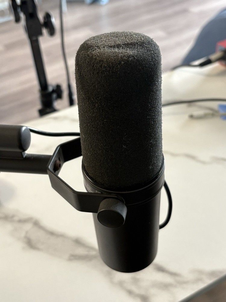 Shure SM7dB Dynamic Cardioid Vocal Microphone
