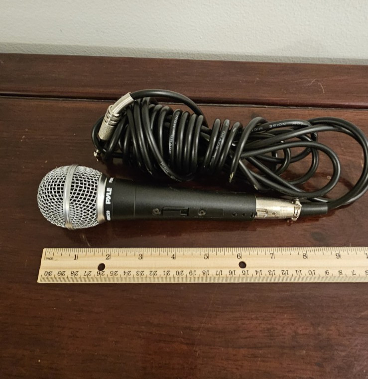 Pyle PDMIC59 Professional Dynamic Microphone