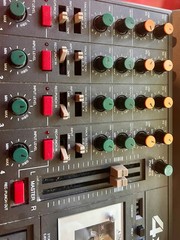 Vintage Ross 4×4 4-track Cassette Recorder – Made in Japan