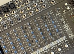 Mackie DFX 12 12-Channel Analog Mixer w/ Built-In Effects Console/Tabletop