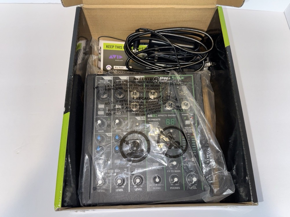 Mackie PROFX6V3 6 Channel Professional Effects Compact Mixer USB Open Box