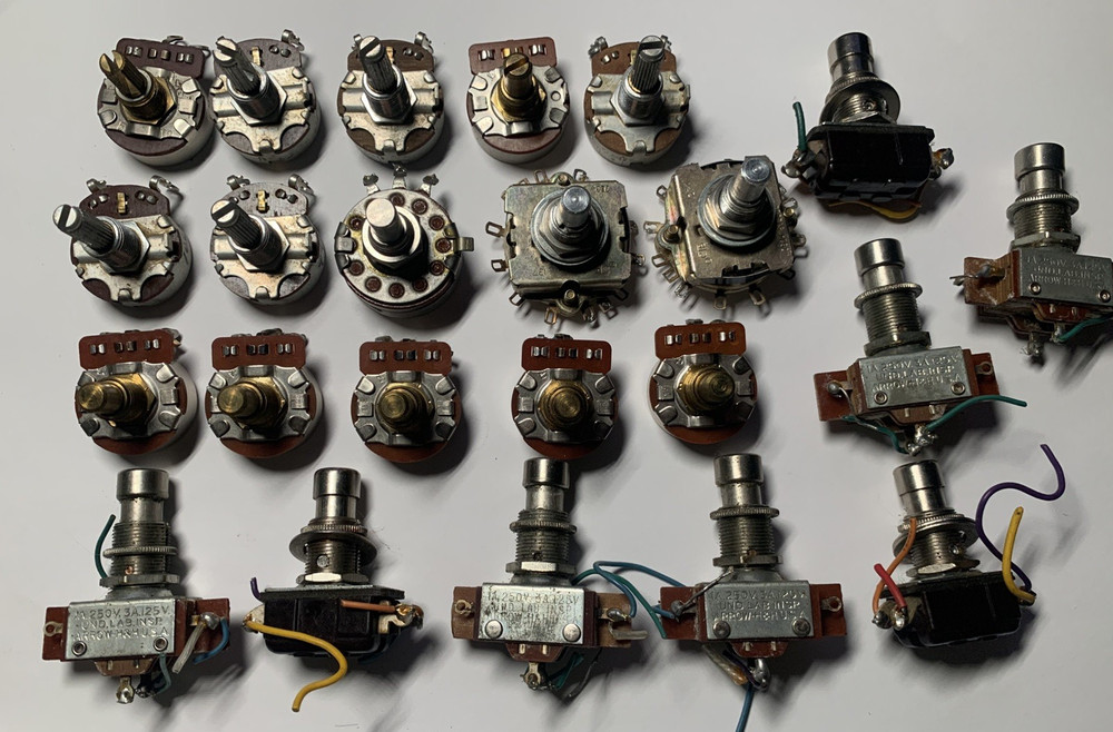 23 Potentiometers & Foot Switches For Vintage Moog Synthesizers