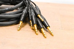 Mogami 2932 DB25 Male to (8) 1/4″ TRS Male Breakout Cable – 15′ CG011PK