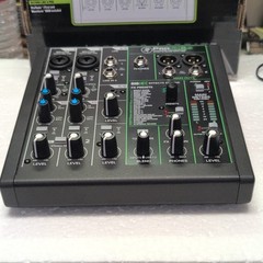 Mackie ProFX6v3 6-Ch USB Mixer Open Box Bundle w/ New LyxPro Purple XLR Cable A+