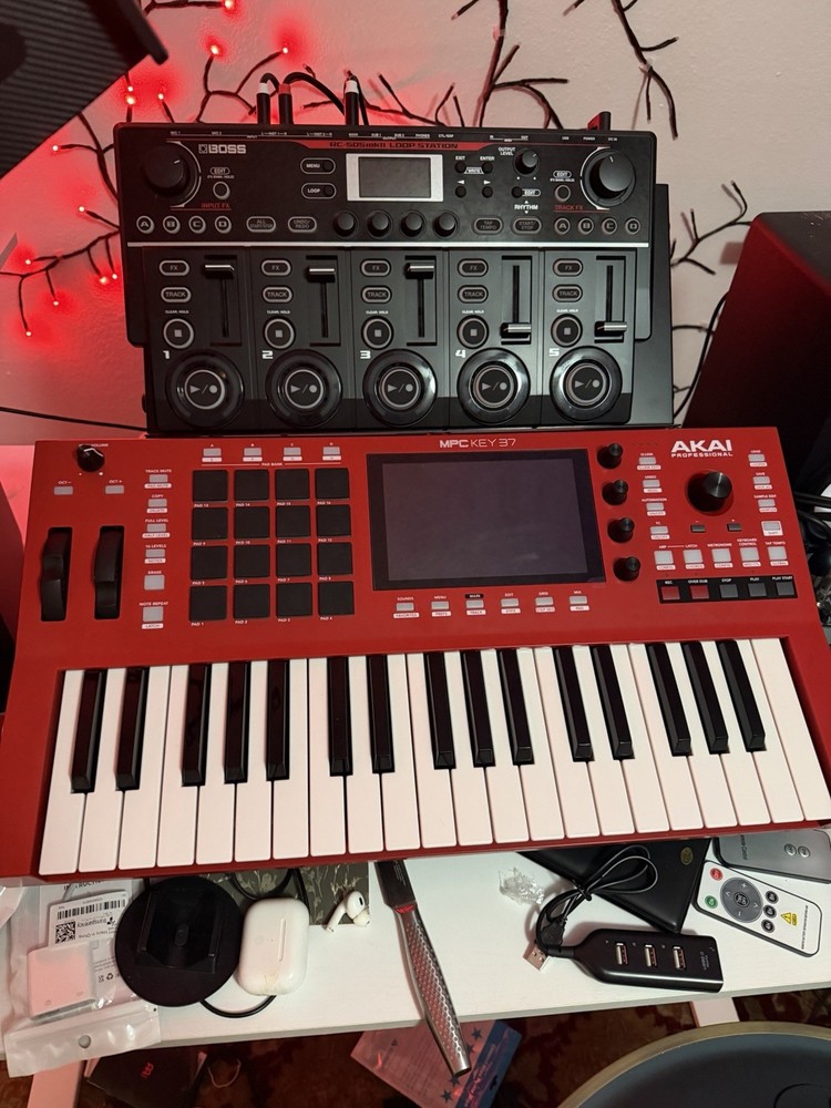 Akai Professional MPC Key 37 Synthesizer Production Keyboard