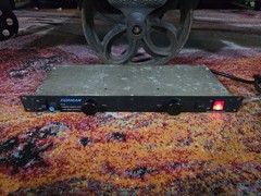 ONE Furman PL-8 15A Advanced Power Cond/Lights W/ 8 Outlets