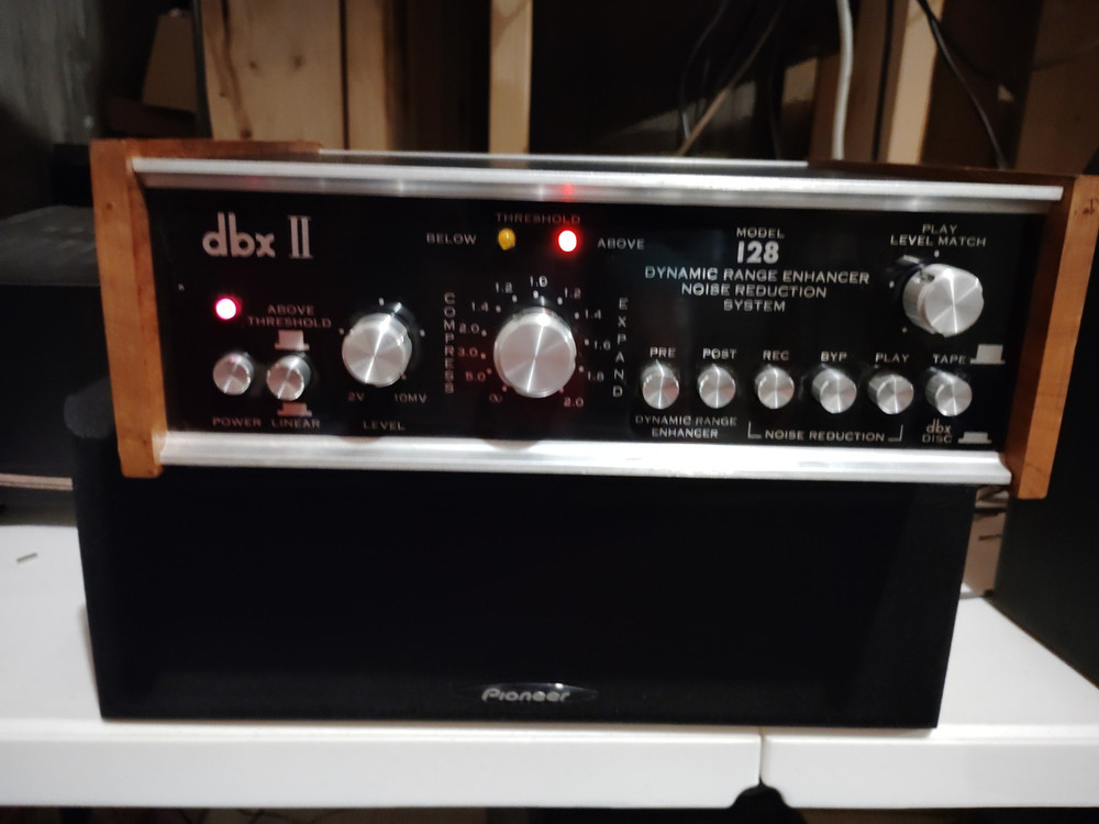 dbx 128 Analog 2-Channel Dynamic Range Enhancer Noise Reduction Processor