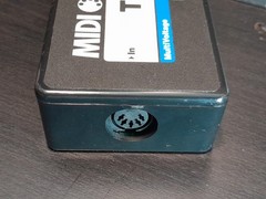 MIDI Solutions MultiVoltages THRU 1-in /2-out MIDI Through Box + BUNDLE *READ“