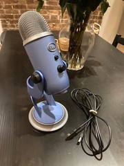 Blue Yeti USB Blue Microphone (perfect condition, only used a few times)