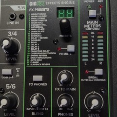 Mackie ProFX6v3 6-Ch USB Mixer Open Box Bundle w/ New LyxPro Purple XLR Cable A+