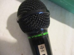 Uni-Directional – Hand Held Corded Dynamic Microphone – Karaoke