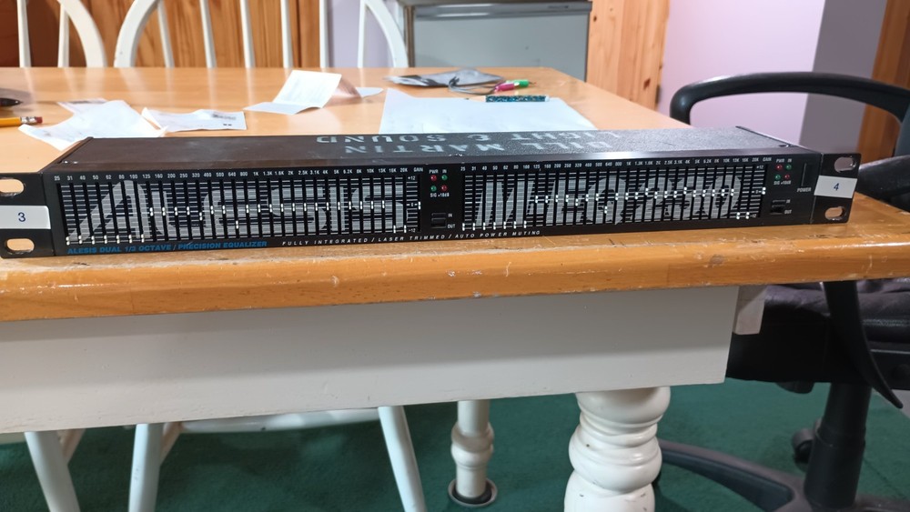 Alesis M-EQ230 Dual 1/3 Octave Precision EQ Equalizer