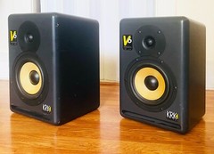 KRK V6 Series 2 one pair of Powered Nearfield Studio Monitor Fully Functional
