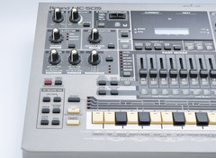 Roland MC-505 Groovebox 1999 Made in Japan w/Power Cable Working BM14721