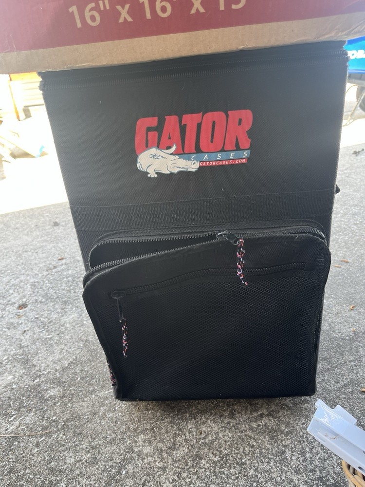Gator Cargo Case with Wheels, Retractable Handle (GX-20)