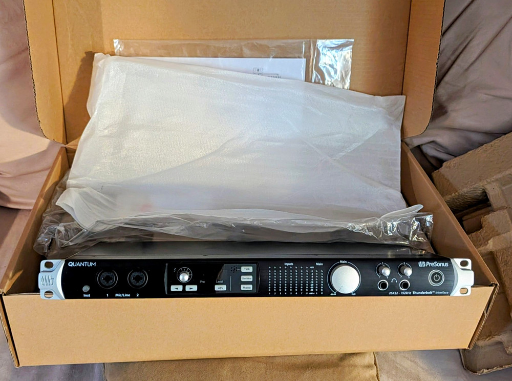 PreSonus Quantum 26×32 Rackmount Thunderbolt Interface 8 Mic, 24/192, MIDI