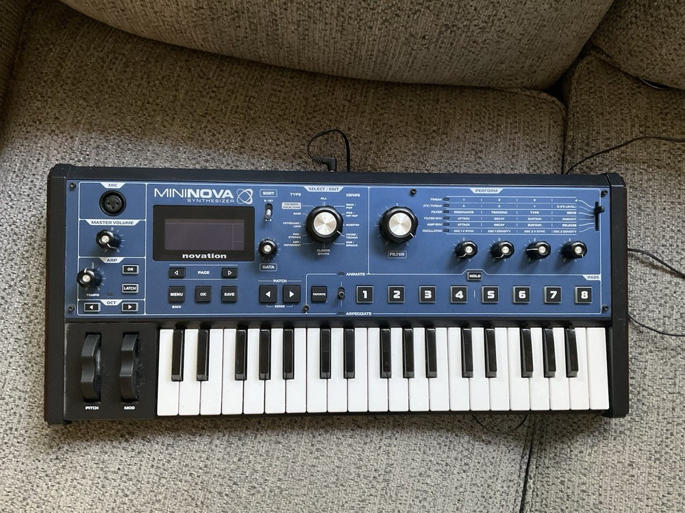 Novation MiniNova 37-Key Synthesizer