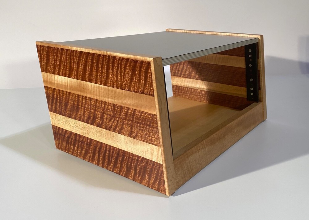Handmade 4U Rack, 1 of 1, Leniture A-Series 2023 – Figured Mahogony S/N 1