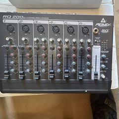 Peavey RQ-200 6-Channel 2-Bus Mixing Console Phantom Power XLR/1/4″