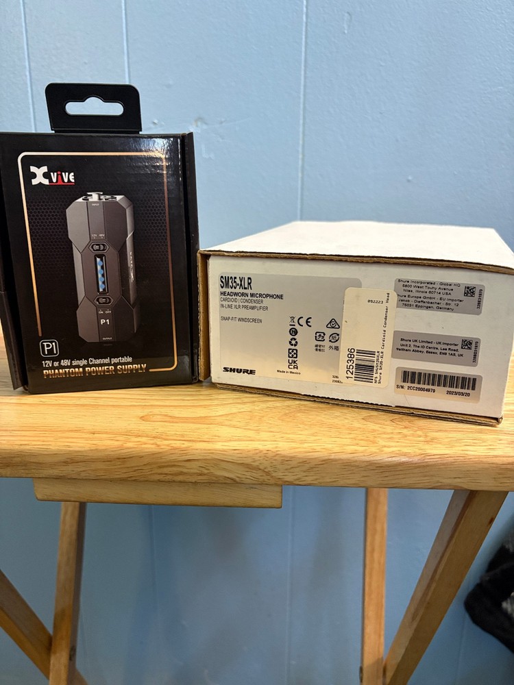 Shure SM35 Headset Cardioid Condenser Microphone + Xvive P1 Portable Power Supp