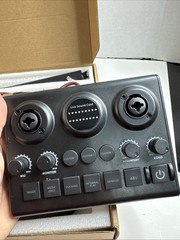 Squarock SR-AF102-2 Podcast Bundle for 2 with Microphones and Interface Sealed