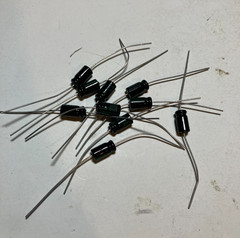 Lot of 10 Sprague Electrolytic Capacitors NEW 22uf 25V NEW 500D USA