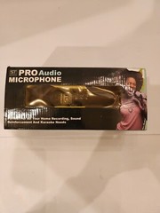 Soundtech STMIC50 Pro Recording Mic with 16.4-Ft XLR Cable. Case. Mic holder. B2