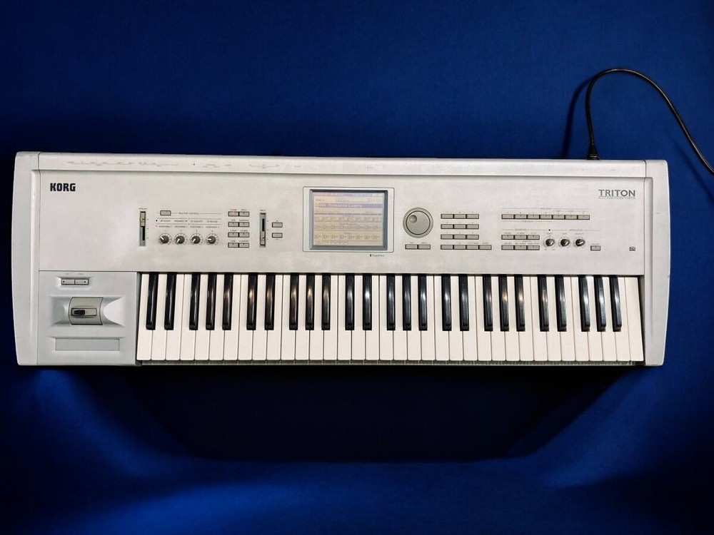 Korg Triton 61-Key Synthesizer Workstation Sampler Keyboard Tested
