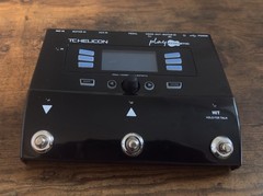 TC-Helicon Play Acoustic Digital Vocal Processor & Multi-Effects Acoustic Guitar
