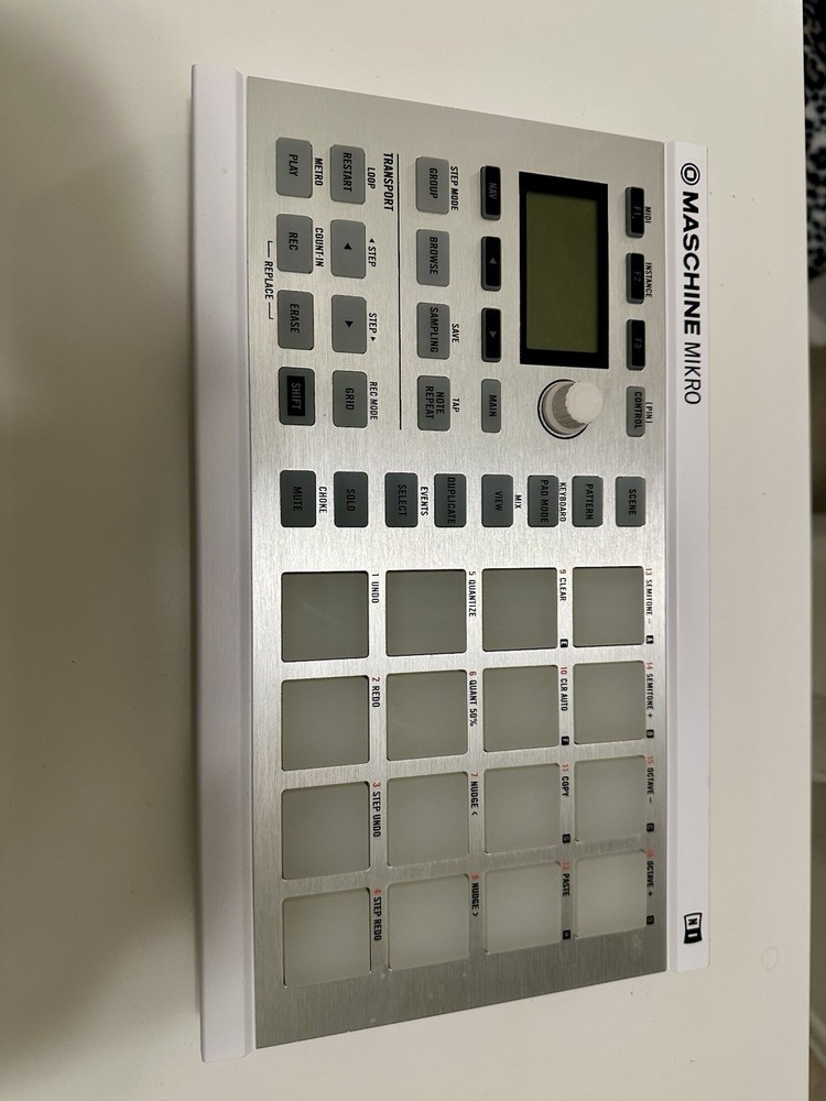 Native Instruments Mashine Mikro MK2 MIDI Controller – White