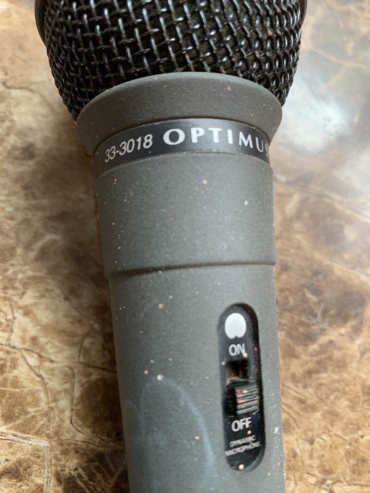 RadioShack Unidirectional Dynamic Microphone 33-3018 20.5′ Cord Professional