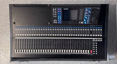 Yamaha LS932 Digital Mixing Console w/roadcase