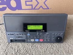 Roland Music Player MT-300s. Powers Up
