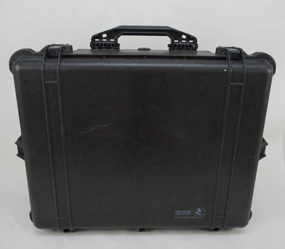 Pelican 1600 Case 21.5 x 17 x 5 Black