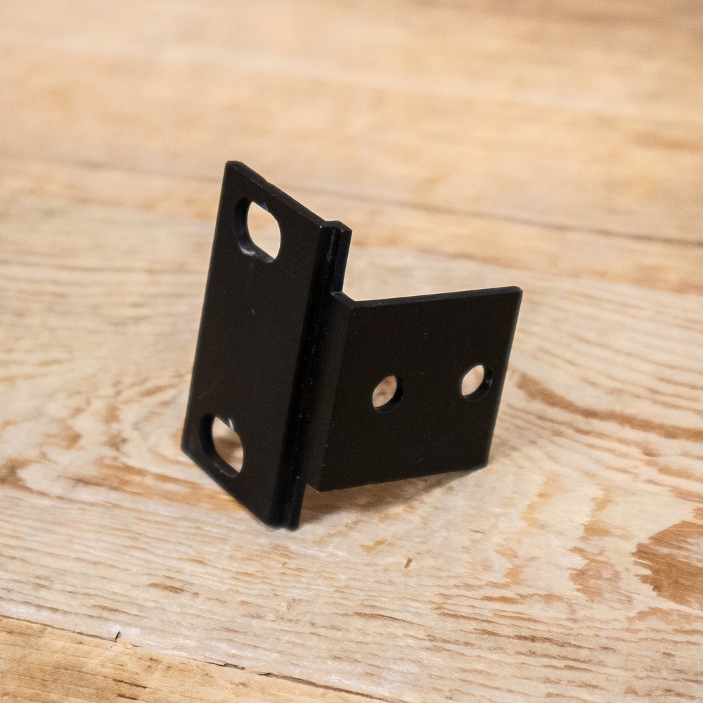 DBX Single Rack Ear for 163x/263x/363x/463x/563x Mount Bracket U283835-01
