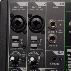 Mackie ProFX6v3 6-Ch USB Mixer Open Box Bundle w/ New LyxPro Purple XLR Cable A+