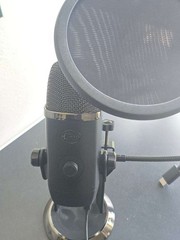 Blue Microphones Yeti X USB Microphone – Black(free mic pop filter)