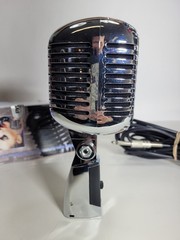 Pyle Pro USA Retro Style Dynamic Studio Vocal Karaoke Singing Microphone