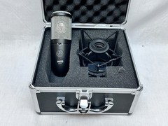 AKG P420 Microphone Multi-Pattern Condenser Microphone with Shock Mount & Case