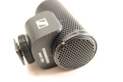 Sennheiser MKE 200 Mic with Windscreen Cables Manual Works Cosmetic Damage Loose