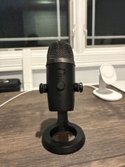 Logitech Yeti nano Condenser Cardioid Microphone – Blackout