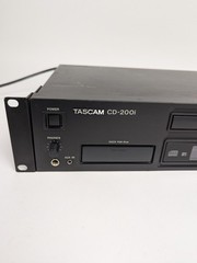 TASCAM CD-200i Rackmountable CD Player with iPod Dock – No Remote